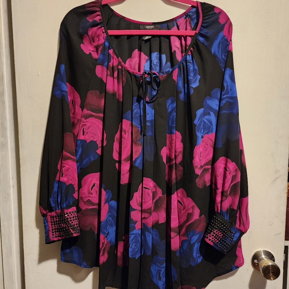 Blue & pink floral top